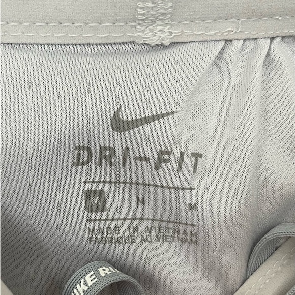 Like New- Drifit running skort with front flap - Picture 10 of 11